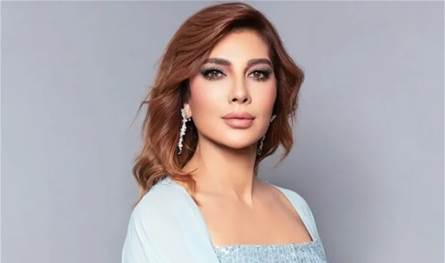 والدة أصالة نصري تحضر حفلها.. شاهدوا كيف راقصها ابنها خالد (فيديو)