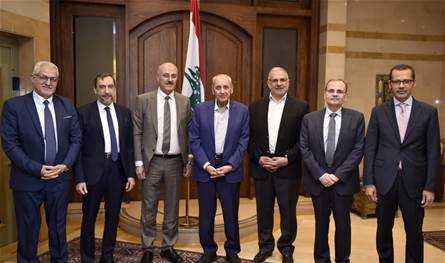 سلام استقبل قائد الجيش في السرايا