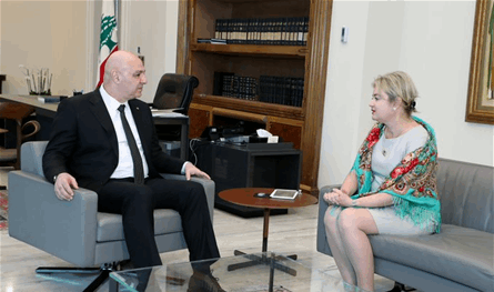  حراك المعلمين المتعاقدين : فوجئنا اليوم صباحا بإعلان الإضراب