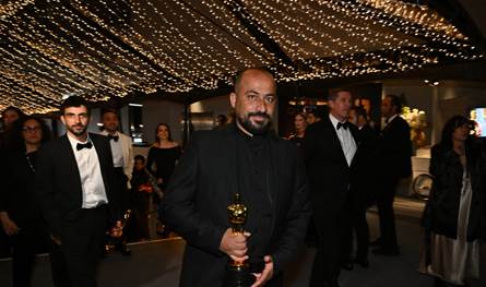 مستوطنون يعتدون عل مخرج الفيلم الفلسطيني &quot;لا أرض أخرى&quot;