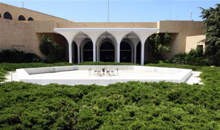اتصالات رئاسية مع واشنطن وباريس تحسباً للأسوأ