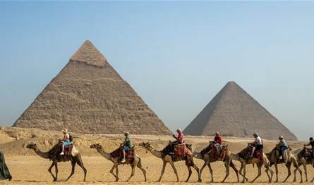 تقع على عمق يزيد عن 4000 قدم.. تحليل يثبت وجود مدينة ضخمة تحت الأهرامات