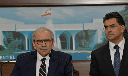 أول تعليق لوزير الدفاع الإسرائيلي على إطلاق الصواريخ من لبنان