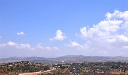 سلام في إطلاق مشروع تأهيل طريق مطار: طيران الشرق الاوسط وجه لبنان الجميل