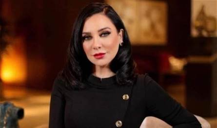 بعد شطب عضوية سلاف فواخرجي من نقابة الفنانين.. فنانة سورية تعلق: ما بطيقها لكن قرار غبي (صورة)