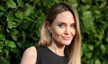 الشيخة مهرة تشارك بوست باسم Xtianna .. والجمهور يتكهن