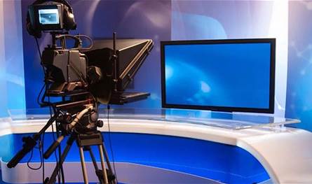 بعد طردها من نقابة الفنانين.. سلاف فواخرجي تزور إحدى الكنائس في مصر وتوجه رسالة خاصة للجمهور (صور)