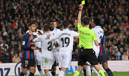 تعيين &quot;عدو&quot; ريال مدريد حكمًا لكلاسيكو نهائي كأس الملك أمام برشلونة