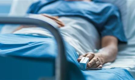 بسبب تعرضه للتسمم.. ممثل لبناني يرقد في المستشفى وزوجته تكشف حالته الصحية (صورة)