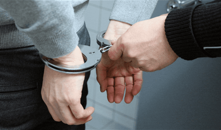 بالصورة: انتحل صفة أمنيّة ونفّذ عمليّات سلب.. هل من وقع ضحيّة أعماله؟