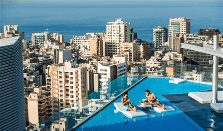 سياح مصدومون في لبنان