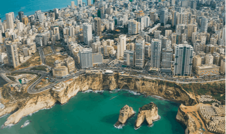 لكل هذه الأسباب مجتمعة أنا عائد