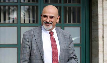 بعد انفعاله على إحدى المعجبات وإثارة الجدل بتصرفه.. الفنان السوري الشهير يخرج عن صمته ويرد (فيديو)
