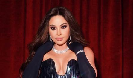 &quot;لابسة شريط كاسيت&quot;.. إليسا تُثير الجدل بإطلالتها خلال حفلها في باريس شاهدوا ماذا ارتدت (فيديو)