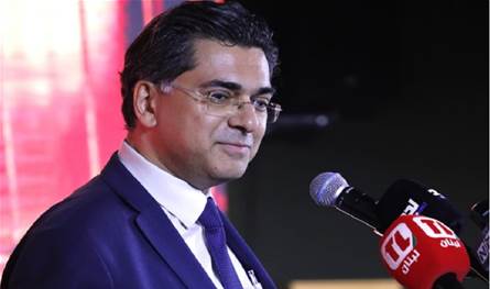 مرقص غادر الى فرنسا