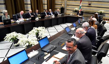 مجلس الوزراء الجمعة ووفد قضائي فرنسي وصل بيروت ليلا