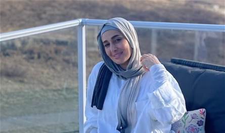 والدتها لبنانية.. بعد ارتدائها الحجاب الفنانة المصرية الشهيرة توّجه نصيحة للجمهور (فيديو)