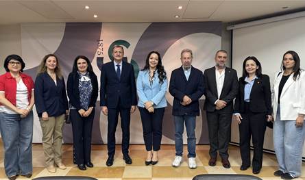 الإدمان على التكنولوجيا والمخدرات ندوة حوارية في جامعة الحكمة