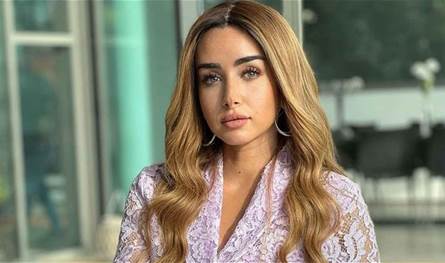 خلال رحلتها في باريس... ممثلة مصرية شهيرة تخضع لجلسة تصوير والجمهور يغازلها (صور)