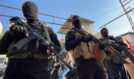 زيارة عباس ستُتوَّج بالإعلان عن خطة نزع السلاح الفلسطيني من المخيمات