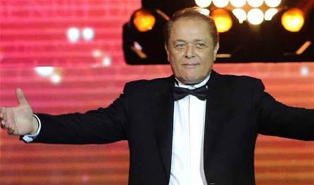 تزوّجها لـ45 يوماً فقط.. ورثة محمود عبد العزيز يقاضون إعلامية شهيرة لهذا السبب (صور)