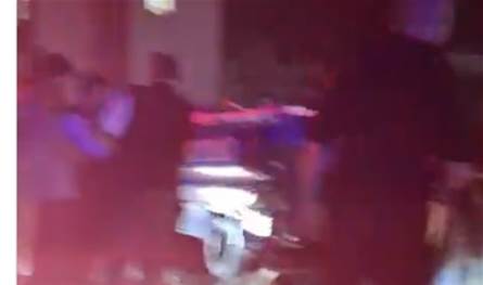 سقوط قتلى وجرحى... حادث مروّع على جسر برج حمود (فيديو)