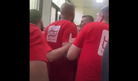 بالفيديو.. إشكال داخل مركز اقتراع بين &quot;مندوبين&quot;!
