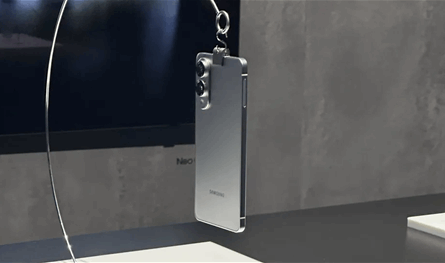 قبل ساعات من الإطلاق الرسمي.. تسريب جديد يكشف سعر هاتف Galaxy S25 Edge