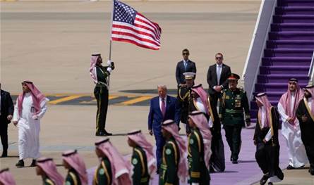 ترامب يستهل لقاءاته في المنطقة من السعودية.. أهمية في حسابات واشنطن وفرصة لتقديم رؤيته الجديدة