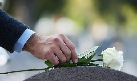 وفاة فنان شهير من دون معرفة الأسباب.. وهكذا أعلنت ابنته الخبر الحزين (صورة)
