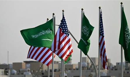 قادة مجلس التعاون يتوافدون الى الرياض للمشاركة في القمة الخليجية الأميركية