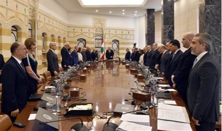 دقيقة صمت في مجلس الوزراء بناءً على طلب الرئيس عون