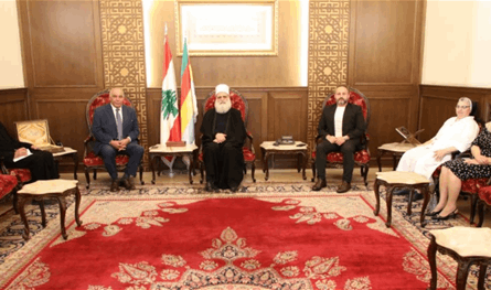  شيخ العقل إلى مشايخ سوريا: نبارك لكم ولبلادكم قرار رفع العقوبات