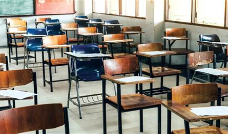 أمام مدرسة... تلميذ تعرّض للطعن
