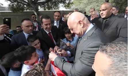 صورة نادرة لجوزيف عون في مرحلة الدراسة.. شاهدوها