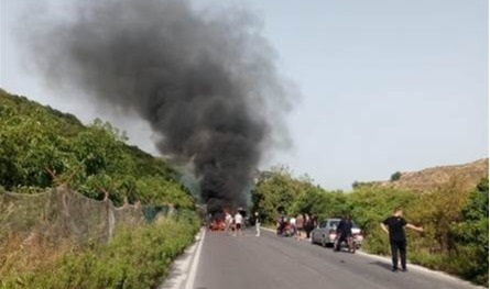 بالصور.. استهداف إسرائيلي يطالُ سيارة في الجنوب