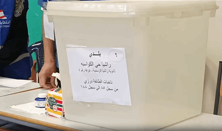 آخر مستجدات إنتخابات بيروت والبقاع.. إقبال ضعيف وسلام &quot;أول المقترعين&quot;