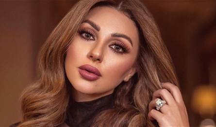 بفستان مكشوف.. ميريام فارس تُحيي حفل خطوبة ابنة رجل أعمال شهير (فيديو)