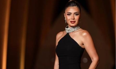 أجرت مؤخرا عملية تجميل.. فنانة شهيرة تُثير الجدل بظهورها بملامح مختلفة (صور)