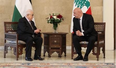 هل طلب لبنان من عباس &quot;سحب السلاح الفلسطيني&quot;؟ مسؤول يكشف
