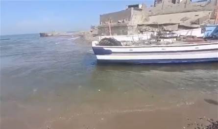صيادو الأسماك في العريضة يناشدون: الرمل والصخور يقطعان أرزاقنا