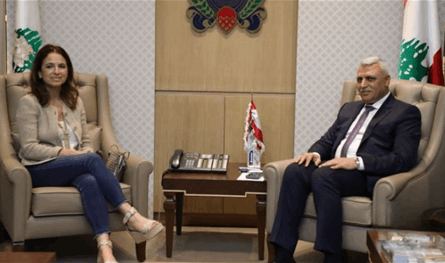 شيخ العقل اتصل بجنبلاط مطمئنا بعد حادث السير