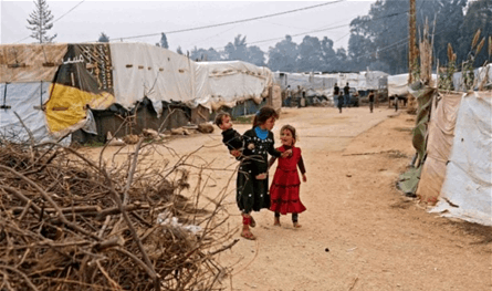 وقف التغطية الإستشفائية للنازحين السوريين