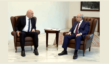 بدء جلسة مجلس الوزراء في القصر الجمهوري