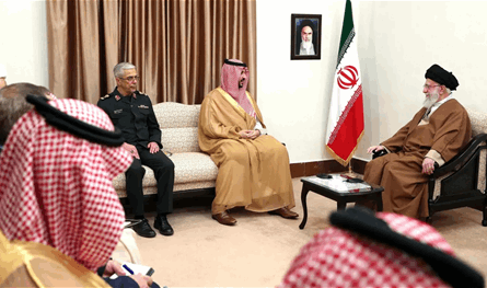 تجنبا لأي استهداف إسرائيلي.. رسالة تحذيرية من الملك سلمان إلى خامنئي
