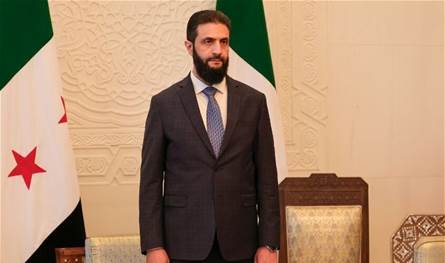 بالصورة.. مسؤولون أميركيون يقفون احتراماً لأحمد الشرع