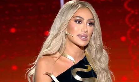 مايا دياب تخطف الأنظار بإطلالة غير مألوفة وفستان مثير (صورة)