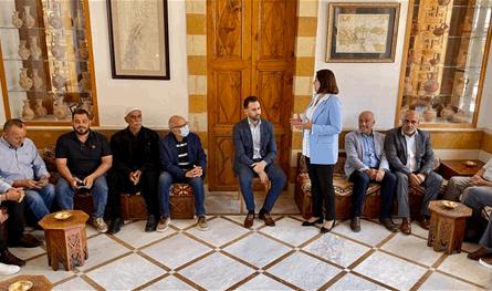 جنبلاط التقى رئيس الأركان وقائمقام الشوف ومجالس بلدية واختيارية منتخبة