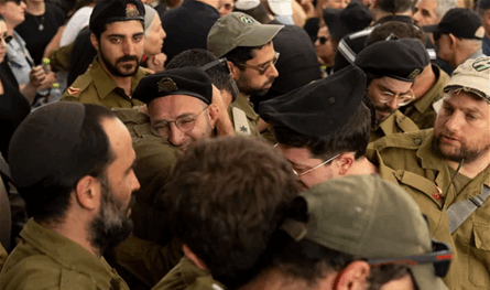 طيارون وجنود إسرائيليون: الحرب فقدت مشروعيتها