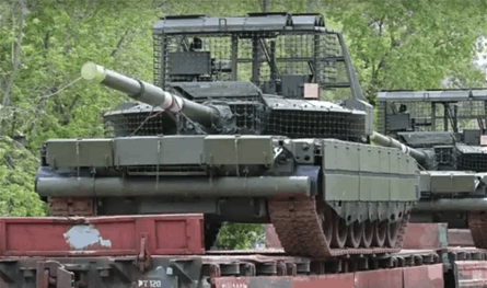 روسيا تستلم دفعة جديدة من دبابات T-80BVM المطورة